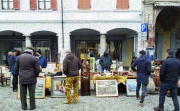 Il mercatino dell’antiquariato si ingrandisce e potrebbe fare il bis